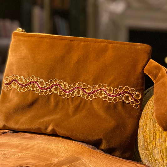 Ring Tahriri Clutch - Brown