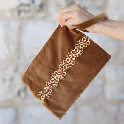 Ring Tahriri Clutch - Brown