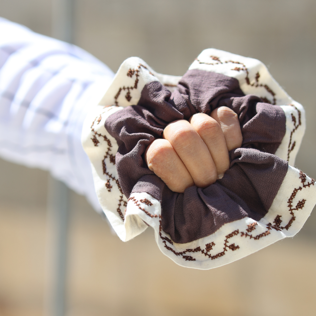 Amira Scrunchie - Brown