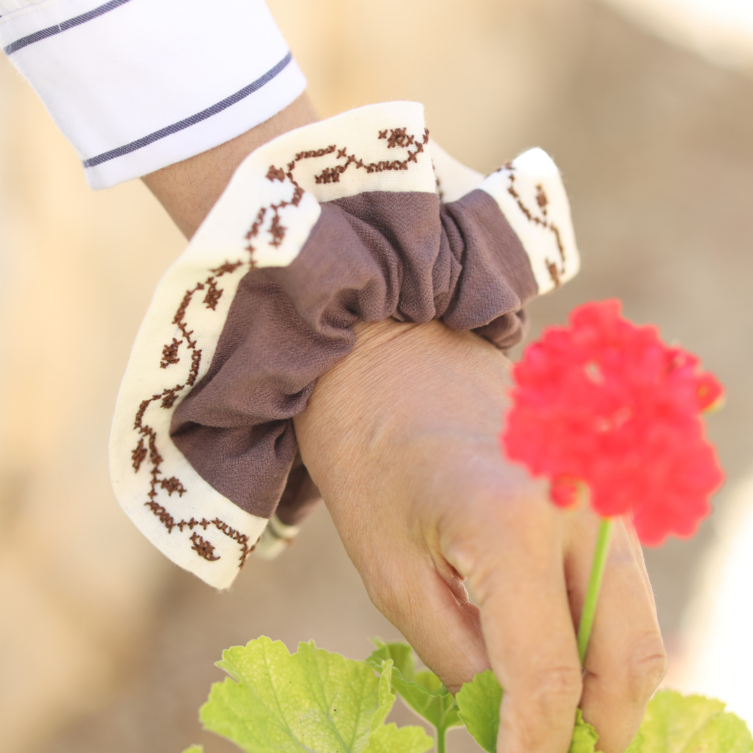 Amira Scrunchie - Brown