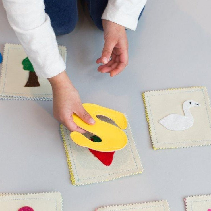 English Sounds Bag - Child's Cup Full