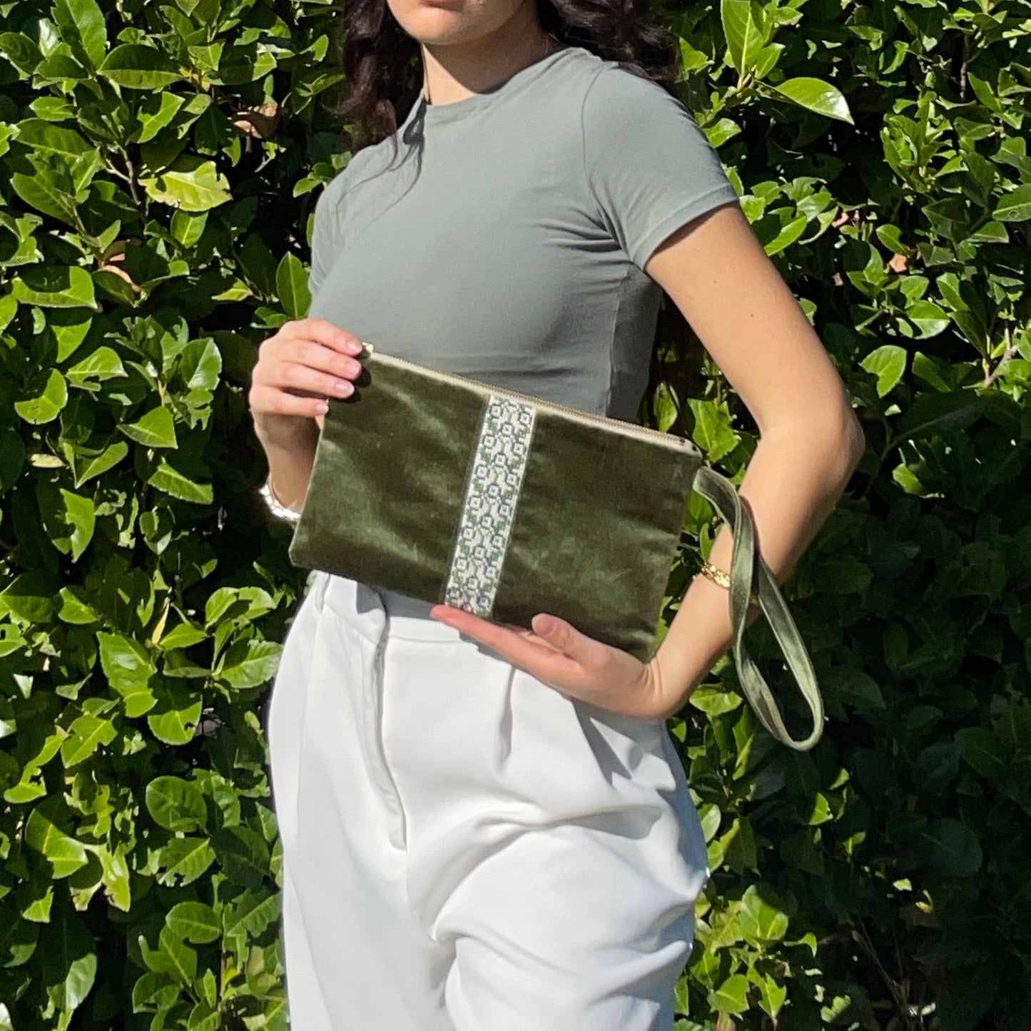 Tatreez Velvet Clutch - Green