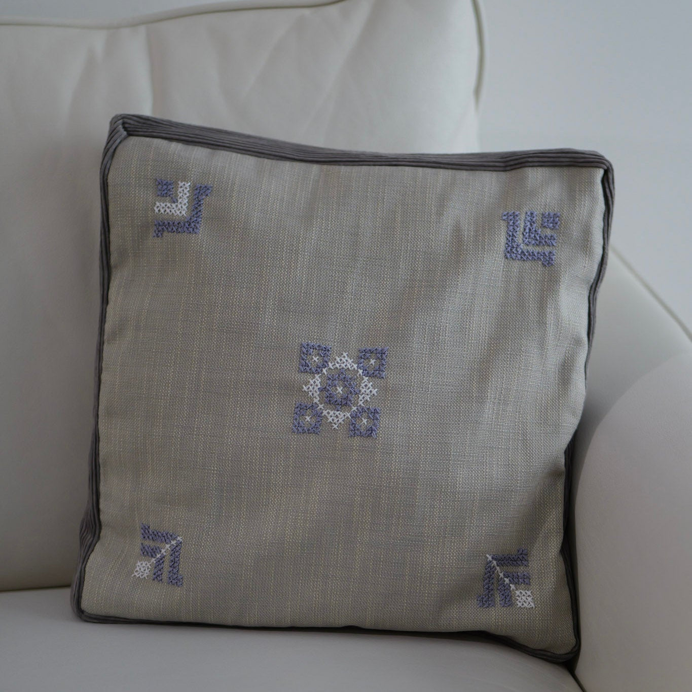 Feathers Pillow Cover - Gray