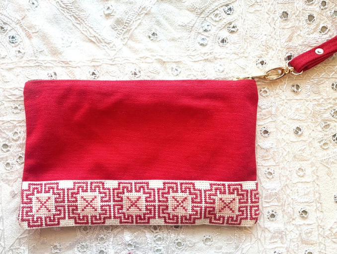 Palestinian embroidered pouch